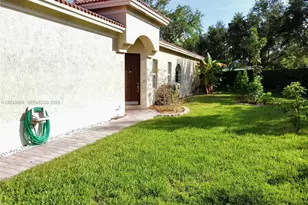 3910 NE 10th Dr, Homestead, FL 33033 - Photo 6