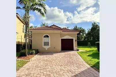 3910 NE 10th Dr, Homestead, FL 33033 - Photo 2