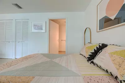 300 S Biscayne Blvd #L-428, Miami, FL 33131 - Photo 18
