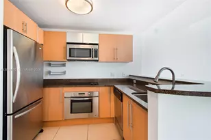 300 S Biscayne Blvd, Miami, FL 33131 - Photo 10