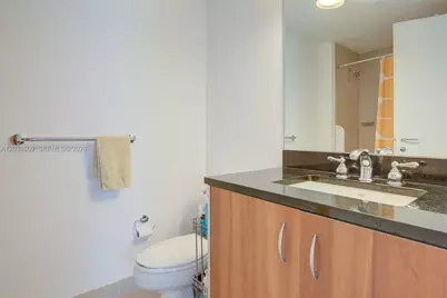 300 S Biscayne Blvd #L-428, Miami, FL 33131 - Photo 20
