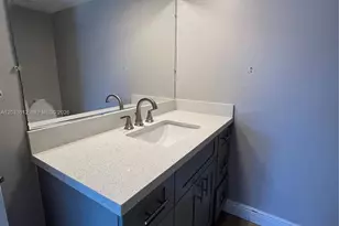 2445 SW 18th Terrace, Fort Lauderdale, FL 33315 - Photo 6