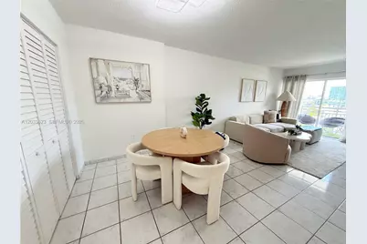 400 Kings Point Dr #928, Sunny Isles Beach, FL 33160 - Photo 8