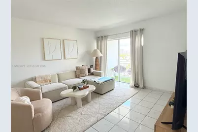400 Kings Point Dr #928, Sunny Isles Beach, FL 33160 - Photo 2