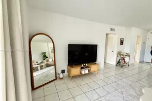 400 Kings Point Dr, Sunny Isles Beach, FL 33160 - Photo 20