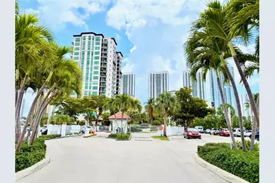 400 Kings Point Dr #928, Sunny Isles Beach, FL 33160 - Photo 42