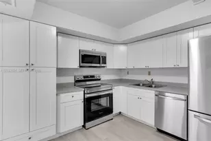 11930 N Bayshore Dr, North Miami, FL 33181 - Photo 12