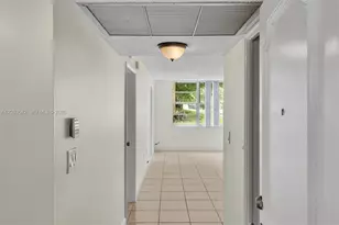 9410 Tangerine Pl, Davie, FL 33324 - Photo 4
