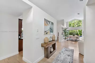 2013 Island Cir, Weston, FL 33326 - Photo 6