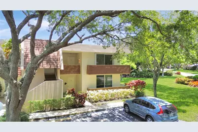 3641 Oaks Clubhouse Dr #201, Pompano Beach, FL 33069 - Photo 6