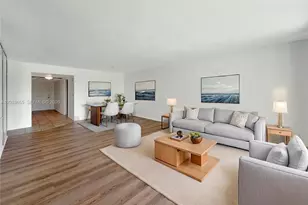 3641 Oaks Clubhouse Dr, Pompano Beach, FL 33069 - Photo 2