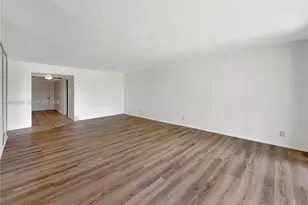3641 Oaks Clubhouse Dr, Pompano Beach, FL 33069 - Photo 12