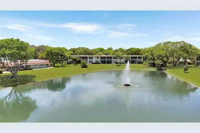 3641 Oaks Clubhouse Dr #201, Pompano Beach, FL 33069 - Photo 8