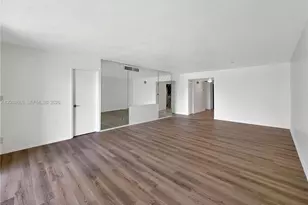 3641 Oaks Clubhouse Dr, Pompano Beach, FL 33069 - Photo 10