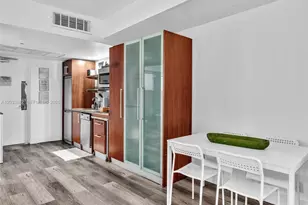1052 Ocean Dr, Miami Beach, FL 33139 - Photo 12