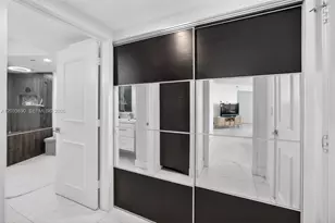1000 Island Blvd, Aventura, FL 33160 - Photo 36
