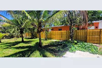 1135 NE 133 Rd St, North Miami, FL 33161 - Photo 10