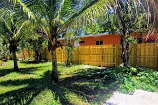 1135 NE 133rd St, North Miami, FL 33161 - Photo 10