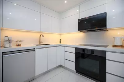 100 Bayview Dr #527, Sunny Isles Beach, FL 33160 - Photo 22