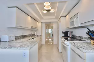 7000 Island Blvd, Aventura, FL 33160 - Photo 2
