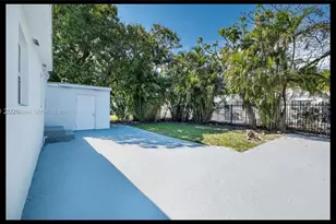 529 NW 42nd St, Miami, FL 33127 - Photo 14