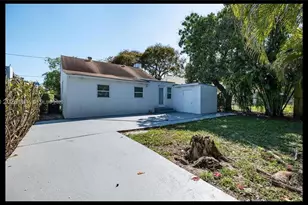 529 NW 42nd St, Miami, FL 33127 - Photo 10