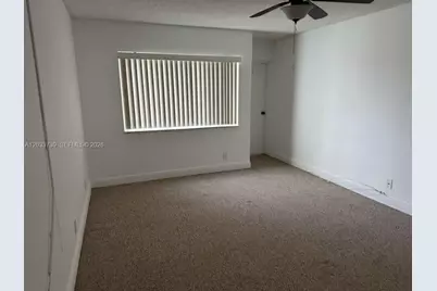 140 Lakeview Dr #211, Weston, FL 33326 - Photo 2
