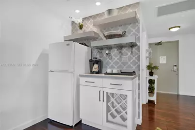 2889 McFarlane Rd #1603, Miami, FL 33133 - Photo 4