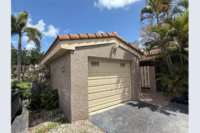 103 Tweedbrook Ln #101, Hollywood, FL 33021 - Photo 2