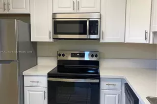 3252 Foxcroft Rd, Miramar, FL 33025 - Photo 10