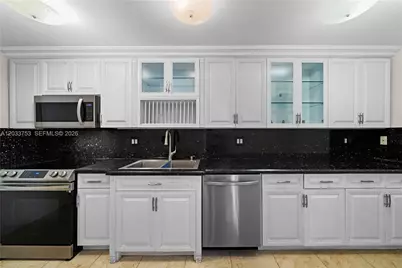 18011 Biscayne Blvd #902, Aventura, FL 33160 - Photo 4