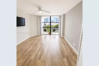 800 Parkview Dr #512, Hallandale Beach, FL 33009 - Photo 12