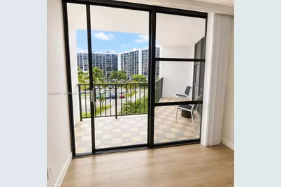 800 Parkview Dr #512, Hallandale Beach, FL 33009 - Photo 8