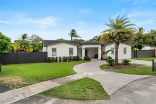8535 SW 100th Ave, Miami, FL 33173 - Photo 2