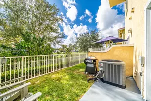2040 NE 167 Th, North Miami Beach, FL 33162 - Photo 18