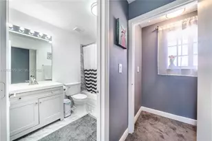 2040 NE 167 Th, North Miami Beach, FL 33162 - Photo 14