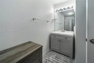 2040 NE 167 Th, North Miami Beach, FL 33162 - Photo 12