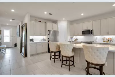 7700 NW 84th Ln, Tamarac, FL 33321 - Photo 10