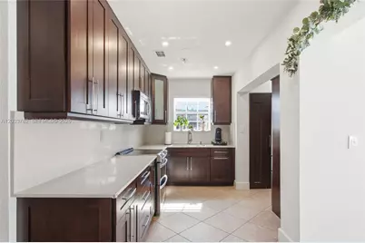 7151 SW 14th St, Pembroke Pines, FL 33023 - Photo 8