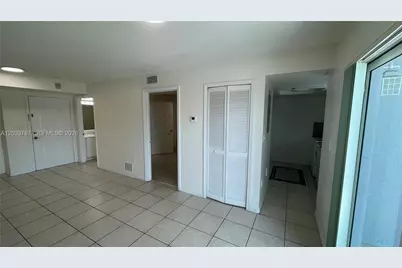 2475 NW 16th St Rd #309, Miami, FL 33125 - Photo 4