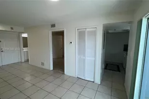 2475 NW 16th St Rd, Miami, FL 33125 - Photo 4