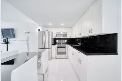 300 Oregon St #507, Hollywood, FL 33019 - Photo 18