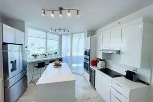 300 South Pointe Dr, Miami Beach, FL 33139 - Photo 8