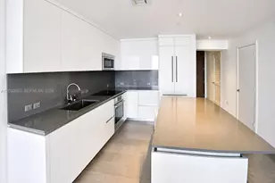 88 SW 7th St, Miami, FL 33130 - Photo 10