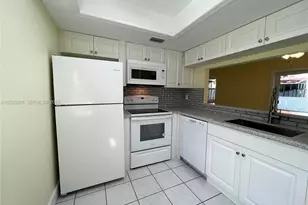 20759 SW 83rd Ave, Cutler Bay, FL 33189 - Photo 2