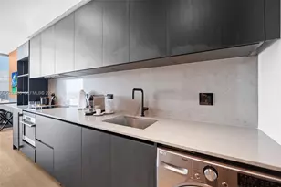 20 NE 11th St, Miami, FL 33132 - Photo 28