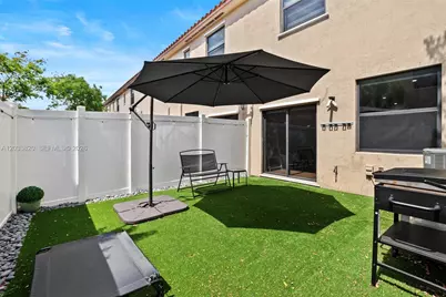 9362 W 33rd Ln, Hialeah, FL 33018 - Photo 24