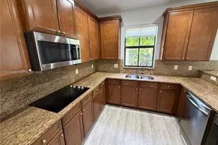 8858 NW 101st Pl, Doral, FL 33178 - Photo 12