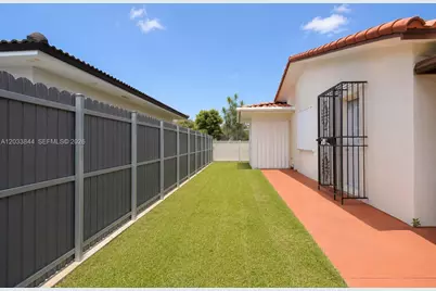 1330 SW 126th Pl, Miami, FL 33184 - Photo 12