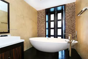 100 S Pointe Dr, Miami Beach, FL 33139 - Photo 16